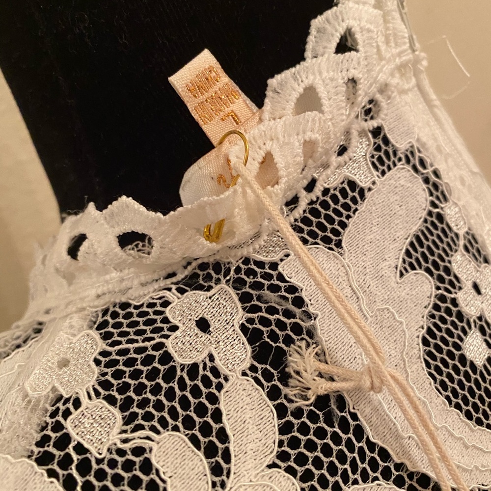 Lace Crop Top - Picture 3 of 3